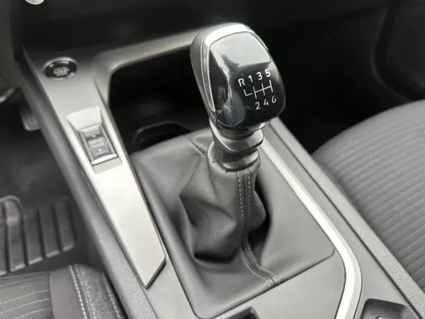Peugeot 308 SW 2022 - 15500 EUR, 195000 km - AUTO.MOTO.pt - 195000km - foto 33 de 57