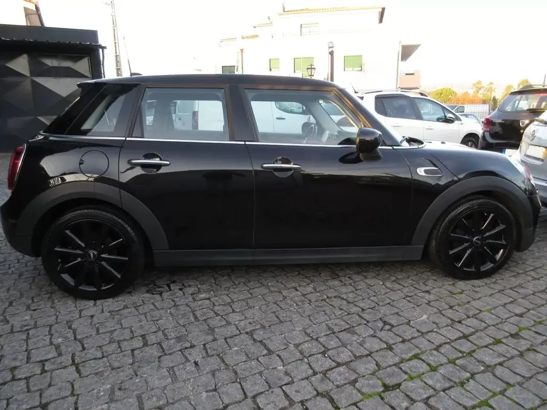 MINI Cooper 2021 - 19990 EUR, 90000 km - AUTO.MOTO.pt - 90000km - foto 17 de 52