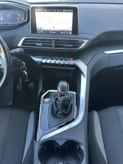 Peugeot 3008 2019 - 14900 EUR, 190000 km - 190000km - foto 57 de 64