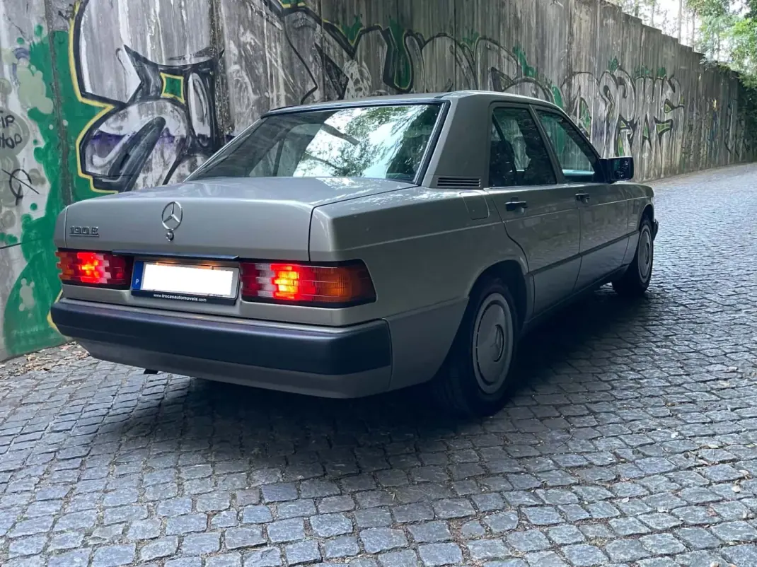 Mercedes-Benz 190 1993 - 14900 EUR, 41200 km - 41200km - foto 32 de 40