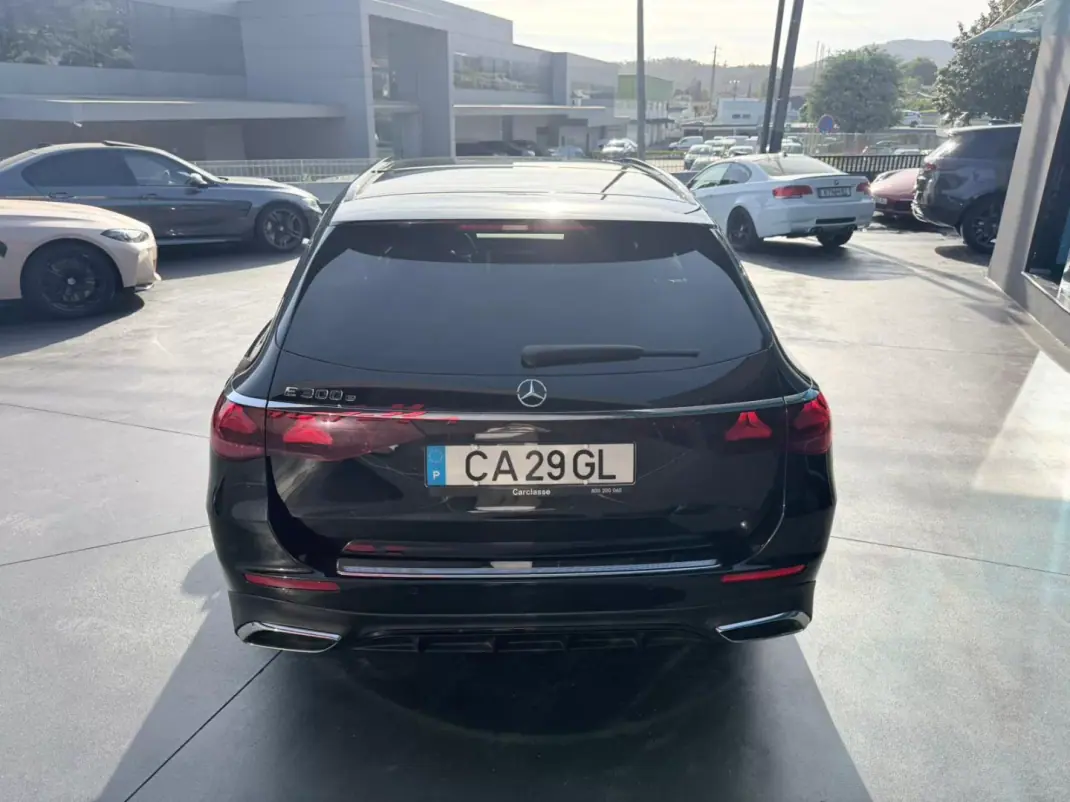 Mercedes-Benz E 300 2025 - 64500 EUR, 24000 km - AUTO.MOTO.pt - 24000km - foto 4 de 16