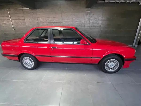 BMW 318 1991 - 27500 EUR, 78000 km - AUTO.MOTO.pt - 78000km - foto 5 de 19