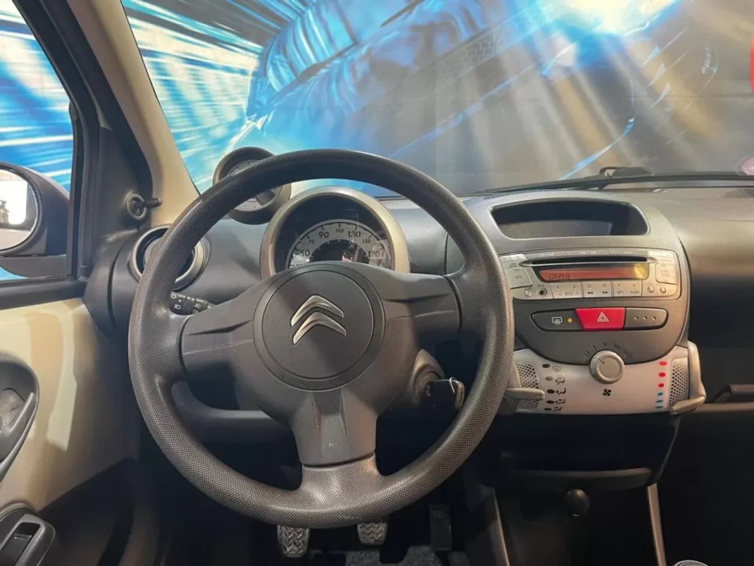 Citroën C1 2014 - 6750 EUR, 105000 km - AUTO.MOTO.pt - 105000km - foto 28 de 32