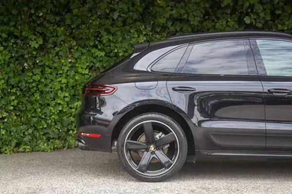 Porsche Macan 2015 - 43900 EUR, 101500 km - AUTO.MOTO.pt - 101500km - foto 4 de 19