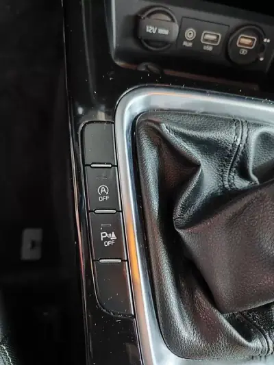 Kia Ceed SW 2019 - 18250 EUR, 70500 km - AUTO.MOTO.pt - 70500km - foto 28 de 35