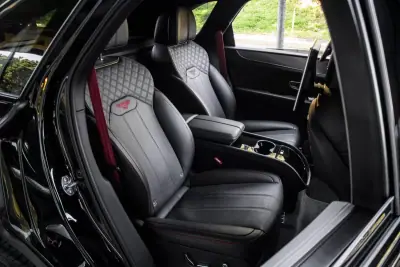 Bentley Bentayga 2022 - 230000 EUR, 70942 km - AUTO.MOTO.pt - 70942km - foto 42 de 57