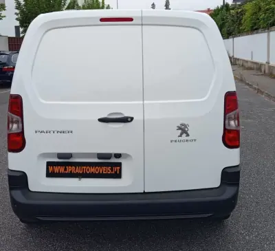 Peugeot Partner 2020 - 11490 EUR, 120900 km - 120900km - foto 8 de 19