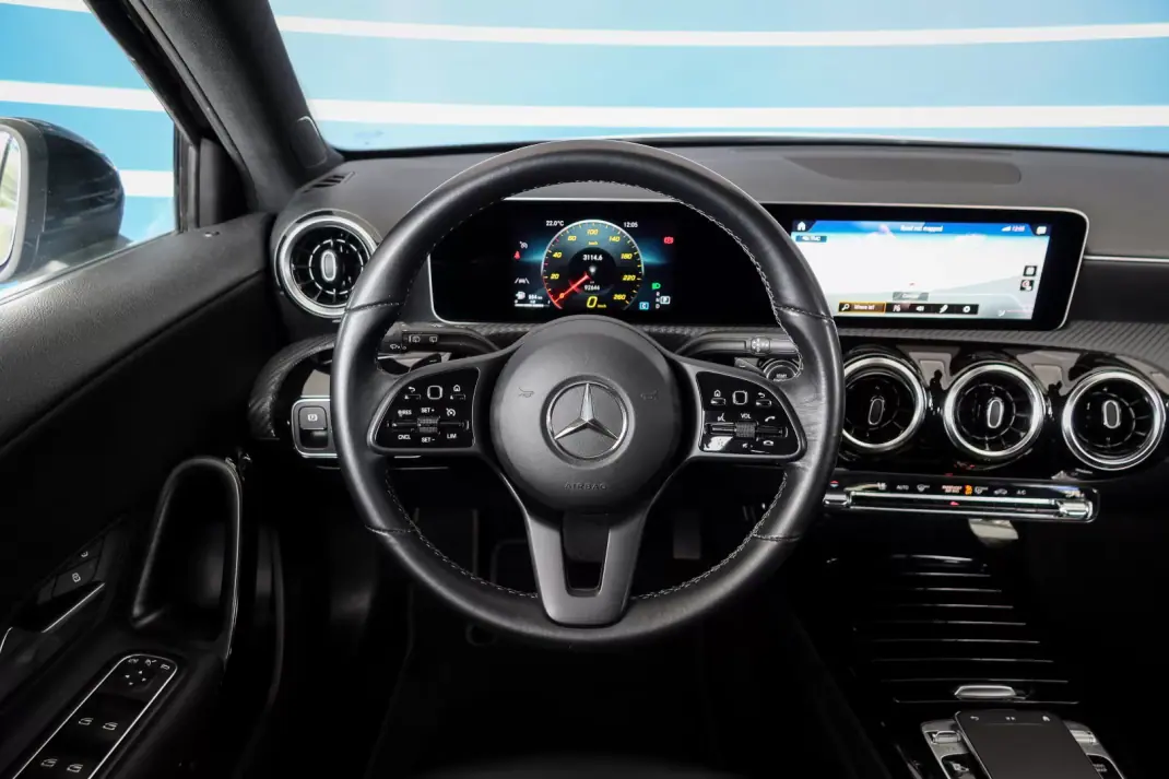 Mercedes-Benz A 180 2019 - 20950 EUR, 92644 km - AUTO.MOTO.pt - 92644km - foto 7 de 17