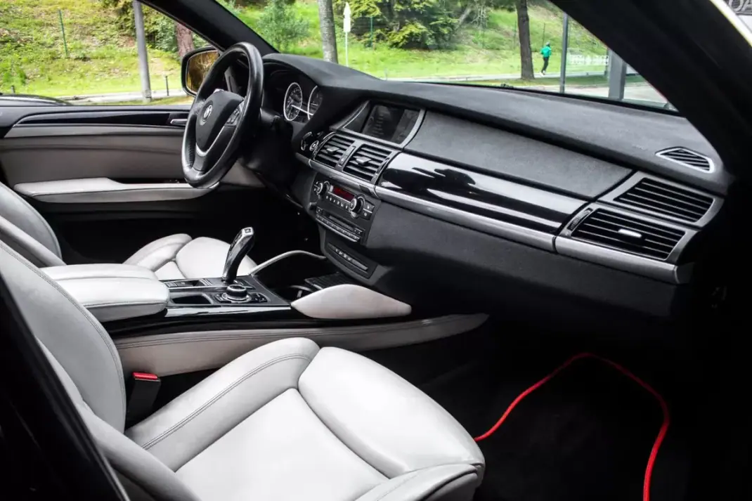 BMW X6 ActiveHybrid 2010 - 23990 EUR, 173745 km - AUTO.MOTO.pt - 173745km - foto 22 de 40