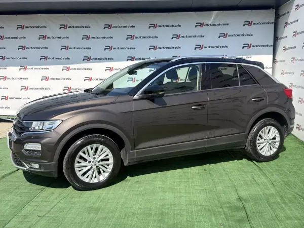 Volkswagen T-Roc 2018 - 16990 EUR, 102000 km - AUTO.MOTO.pt - 102000km - foto 2 de 12