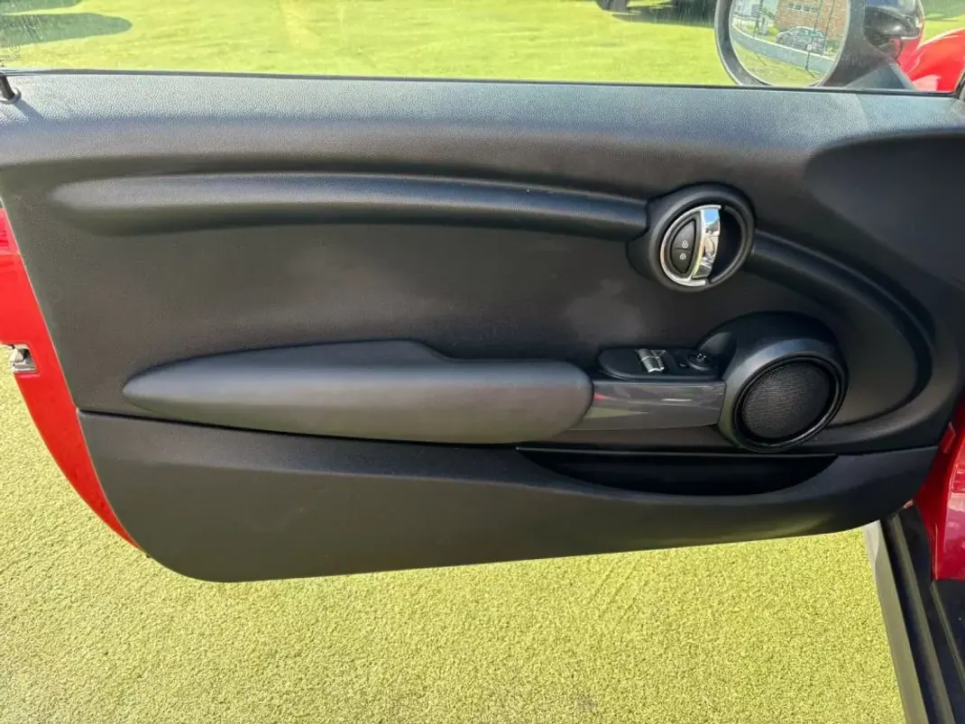 MINI One 2014 - 14990 EUR, 203600 km - AUTO.MOTO.pt - 203600km - foto 5 de 11