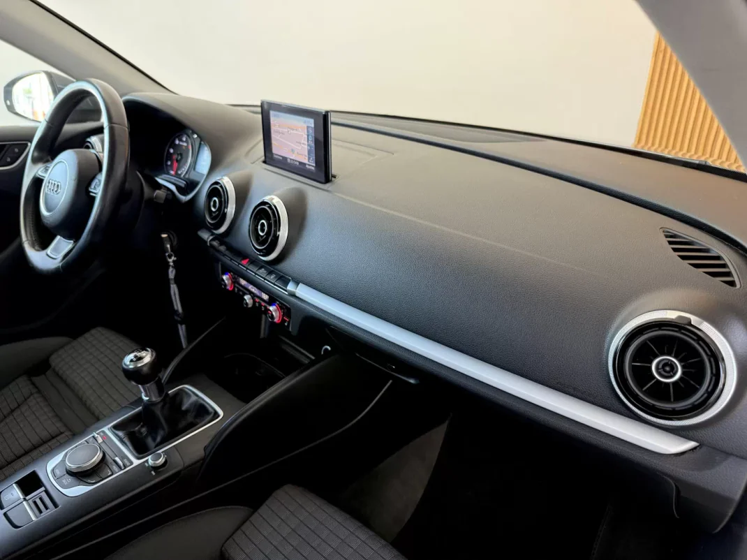 Audi A3 Sportback 2016 - 16000 EUR, 158000 km - AUTO.MOTO.pt - 158000km - foto 91 de 94