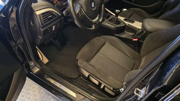 BMW 118 2013 - 12900 EUR, 205111 km - 205111km - foto 36 de 53