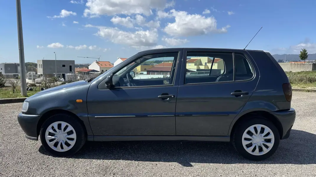 Volkswagen Polo 1999 - 1450 EUR, 208000 km - AUTO.MOTO.pt - 208000km - foto 5 de 12