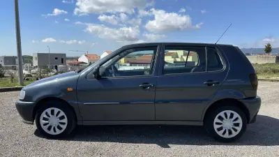 Volkswagen Polo 1999 - 1450 EUR, 208000 km - AUTO.MOTO.pt - 208000km - foto 5 de 12
