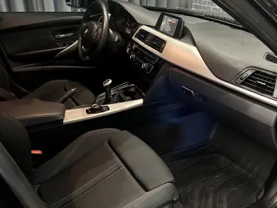 BMW 318 2017 - 17900 EUR, 215000 km - AUTO.MOTO.pt - 215000km - foto 7 de 12