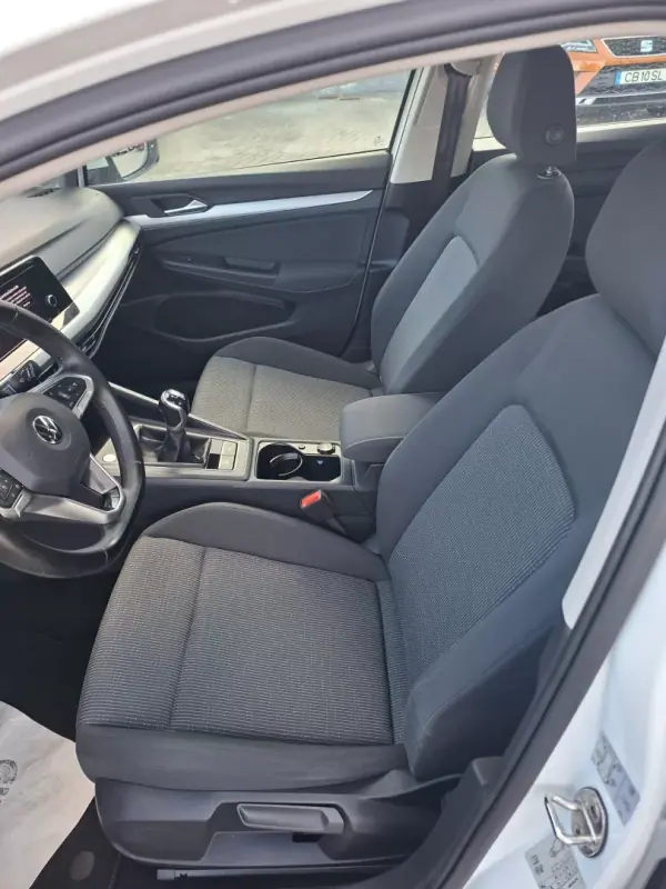 Volkswagen Golf 2021 - 16750 EUR, 61800 km - AUTO.MOTO.pt - 61800km - foto 15 de 28