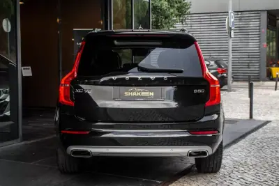 Volvo XC 90 2021 - 37990 EUR, 110263 km - AUTO.MOTO.pt - 110263km - foto 10 de 44
