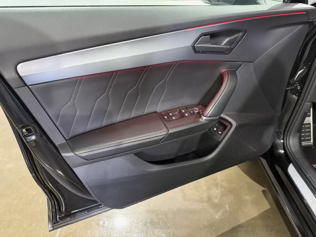 Cupra Formentor 2021 - 29900 EUR, 69200 km - AUTO.MOTO.pt - 69200km - foto 12 de 37