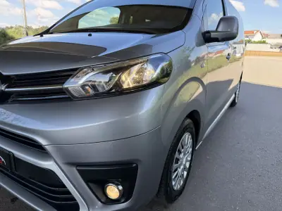 Toyota Proace Verso 2020 - 28890 EUR, 146000 km - AUTO.MOTO.pt - 146000km - foto 8 de 30