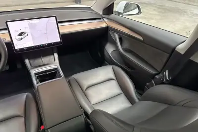 Tesla Model 3 2021 - 25950 EUR, 38290 km - AUTO.MOTO.pt - 38290km - foto 14 de 49
