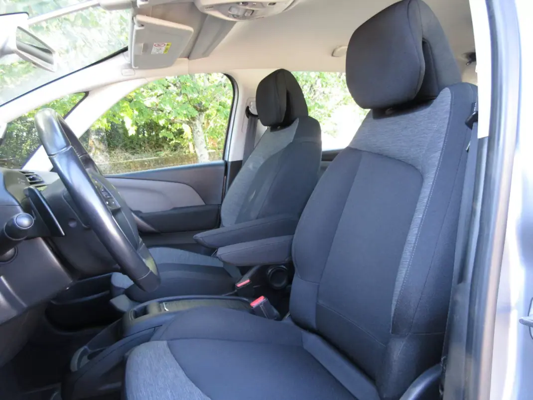Citroën C4 Picasso 2017 - 12990 EUR, 175000 km - AUTO.MOTO.pt - 175000km - foto 21 de 44