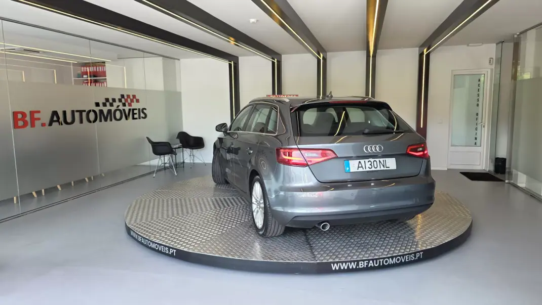 Audi A3 Sportback 2013 - 9900 EUR, 274066 km - AUTO.MOTO.pt - 274066km - foto 15 de 58