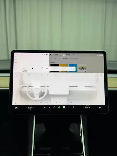 Tesla Model 3 2020 - 21750 EUR, 164000 km - AUTO.MOTO.pt - 164000km - foto 17 de 22