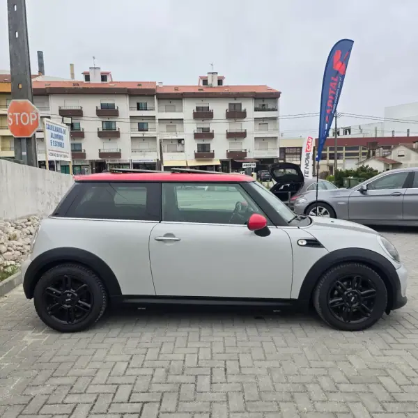 MINI 3 Portas 2011 - 11850 EUR, 158400 km - AUTO.MOTO.pt - 158400km - foto 7 de 24
