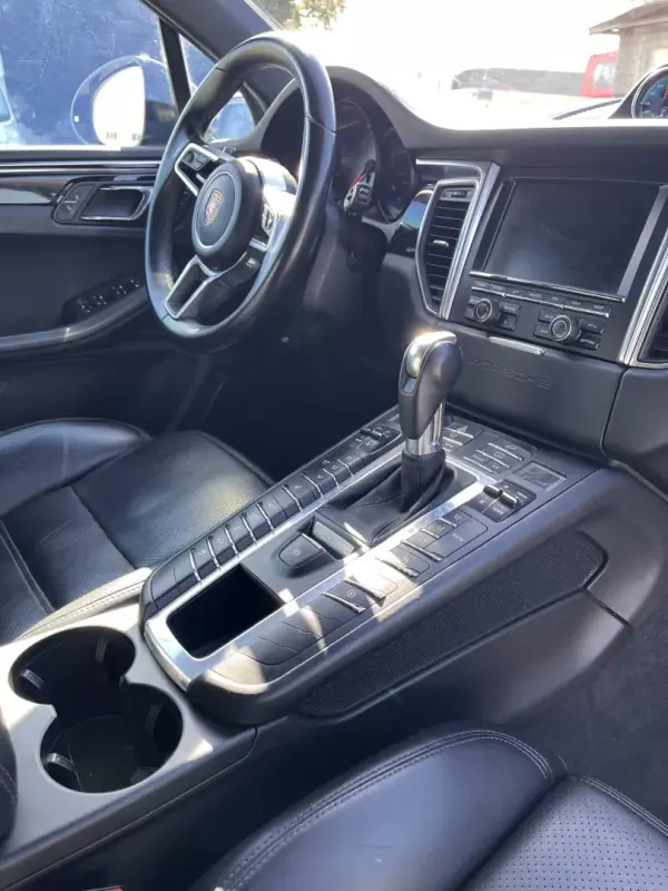 Porsche Macan 2014 - 39000 EUR, 218500 km - AUTO.MOTO.pt - 218500km - foto 36 de 37