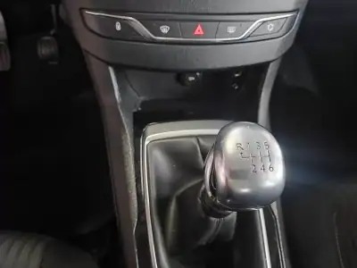 Peugeot 308 2014 - 9350 EUR, 207000 km - AUTO.MOTO.pt - 207000km - foto 33 de 34