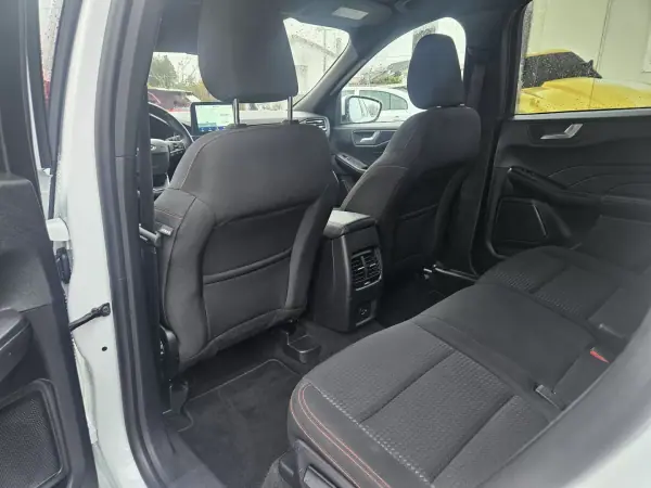 Ford Kuga 2022 - 17800 EUR, 129800 km - AUTO.MOTO.pt - 129800km - foto 17 de 49