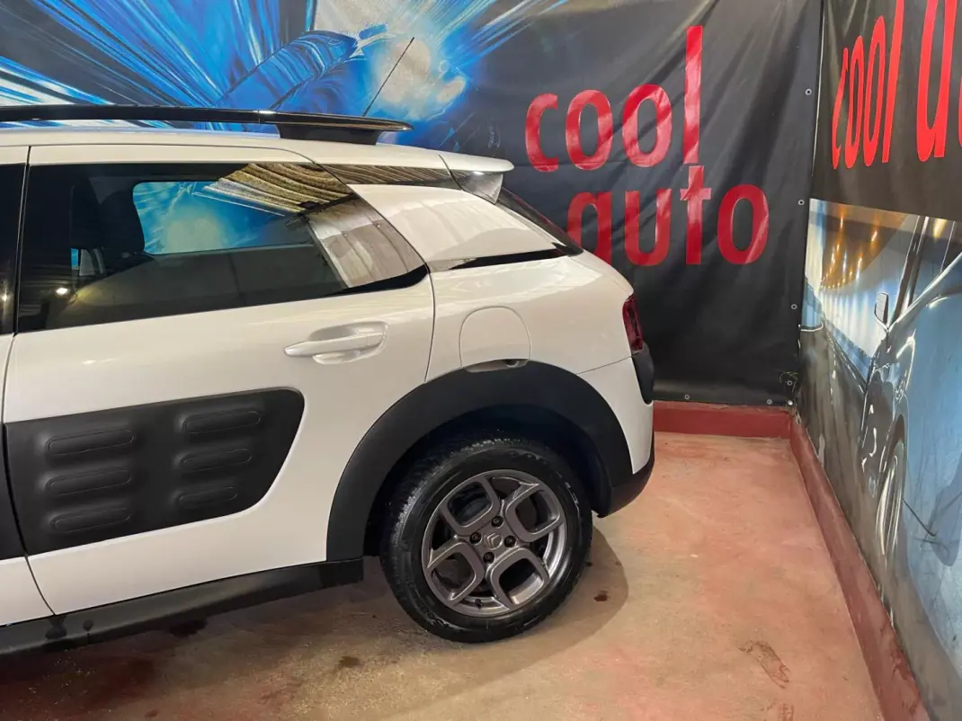 Citroën C4 Cactus 2017 - 10750 EUR, 58000 km - AUTO.MOTO.pt - 58000km - foto 20 de 37