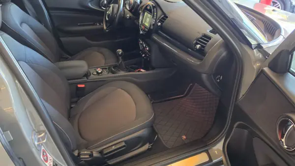 MINI Clubman 2017 - 13900 EUR, 157631 km - AUTO.MOTO.pt - 157631km - foto 49 de 55