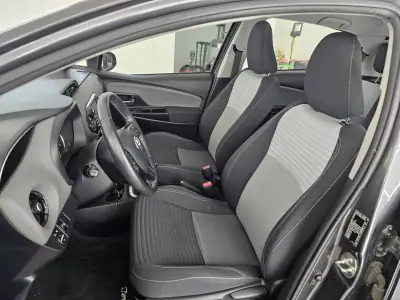 Toyota Yaris 2019 - 13650 EUR, 135421 km - AUTO.MOTO.pt - 135421km - foto 27 de 37