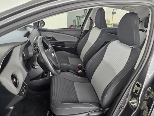 Toyota Yaris 2019 - 13650 EUR, 135421 km - AUTO.MOTO.pt - 135421km - foto 27 de 37