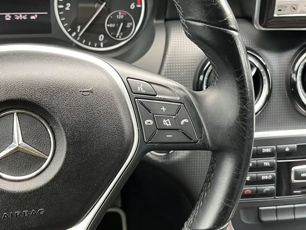 Mercedes-Benz A 180 2013 - 14800 EUR, 287000 km - AUTO.MOTO.pt - 287000km - foto 20 de 26