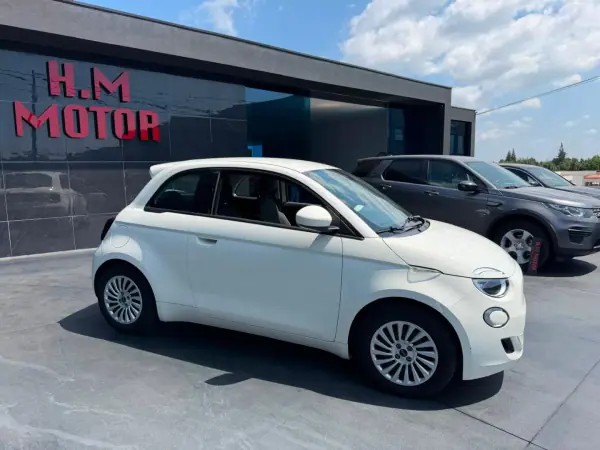 Fiat 500e 2022 - 17000 EUR, 8900 km - AUTO.MOTO.pt - 8900km - foto 2 de 12
