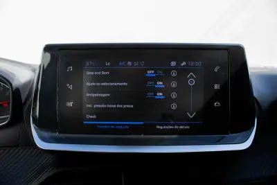 Peugeot 208 2023 - 16999 EUR, 96737 km - AUTO.MOTO.pt - 96737km - foto 24 de 34