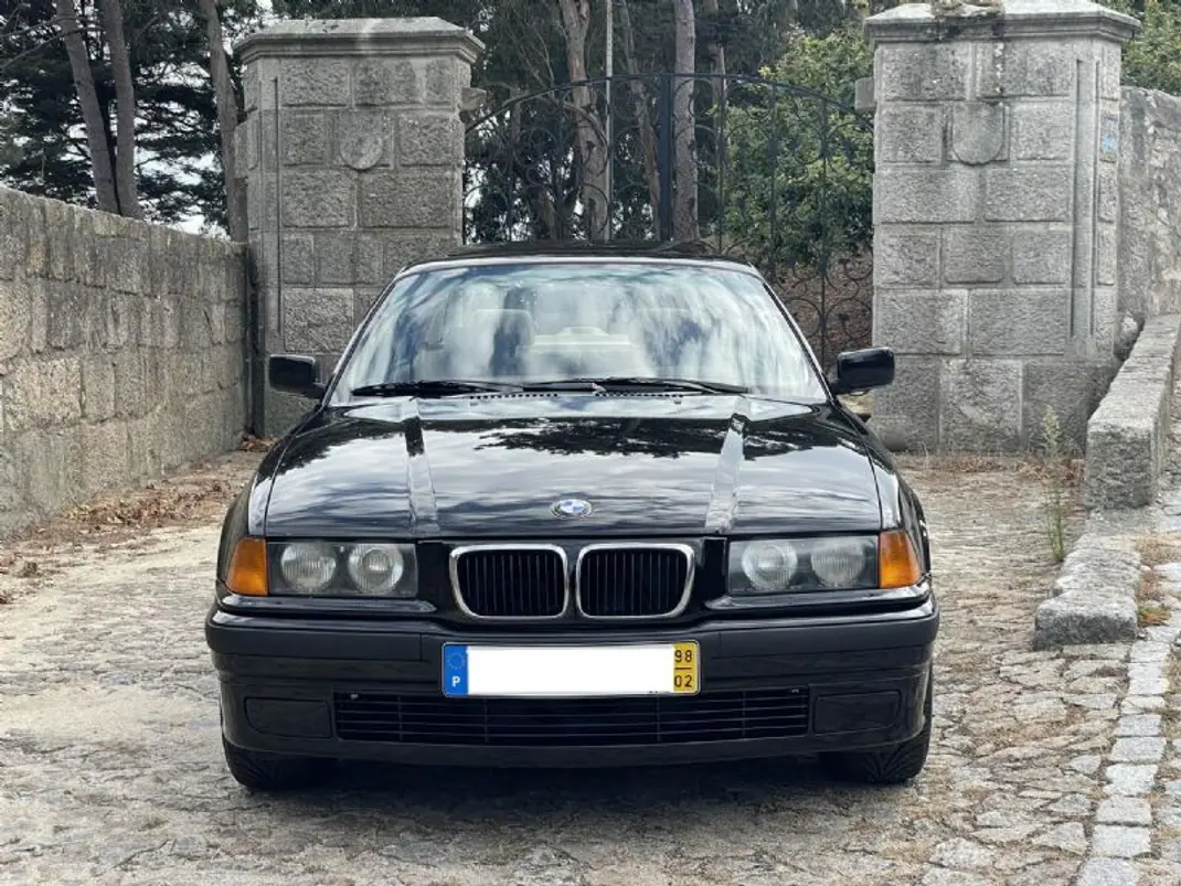 BMW 323 1998 - 19900 EUR, 160000 km - 160000km - foto 8 de 68