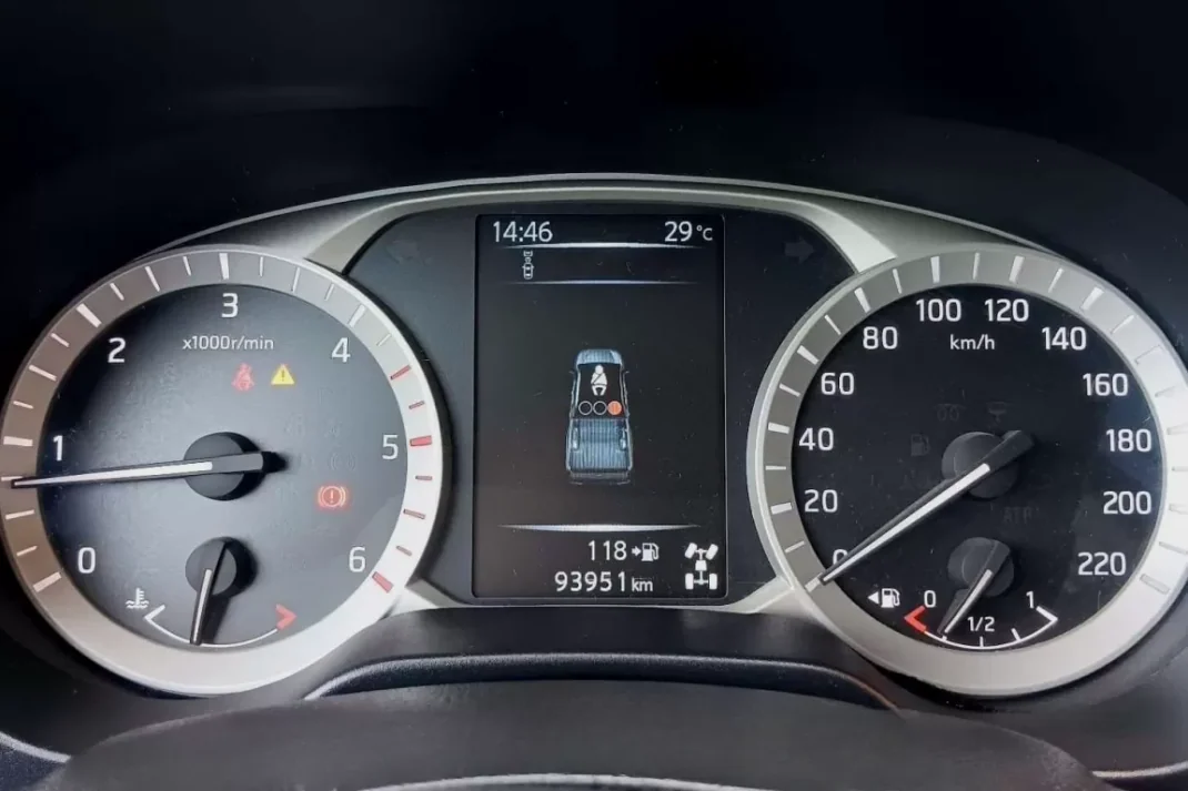 Nissan Navara 2021 - 34500 EUR, 93942 km - AUTO.MOTO.pt - 93942km - foto 2 de 23