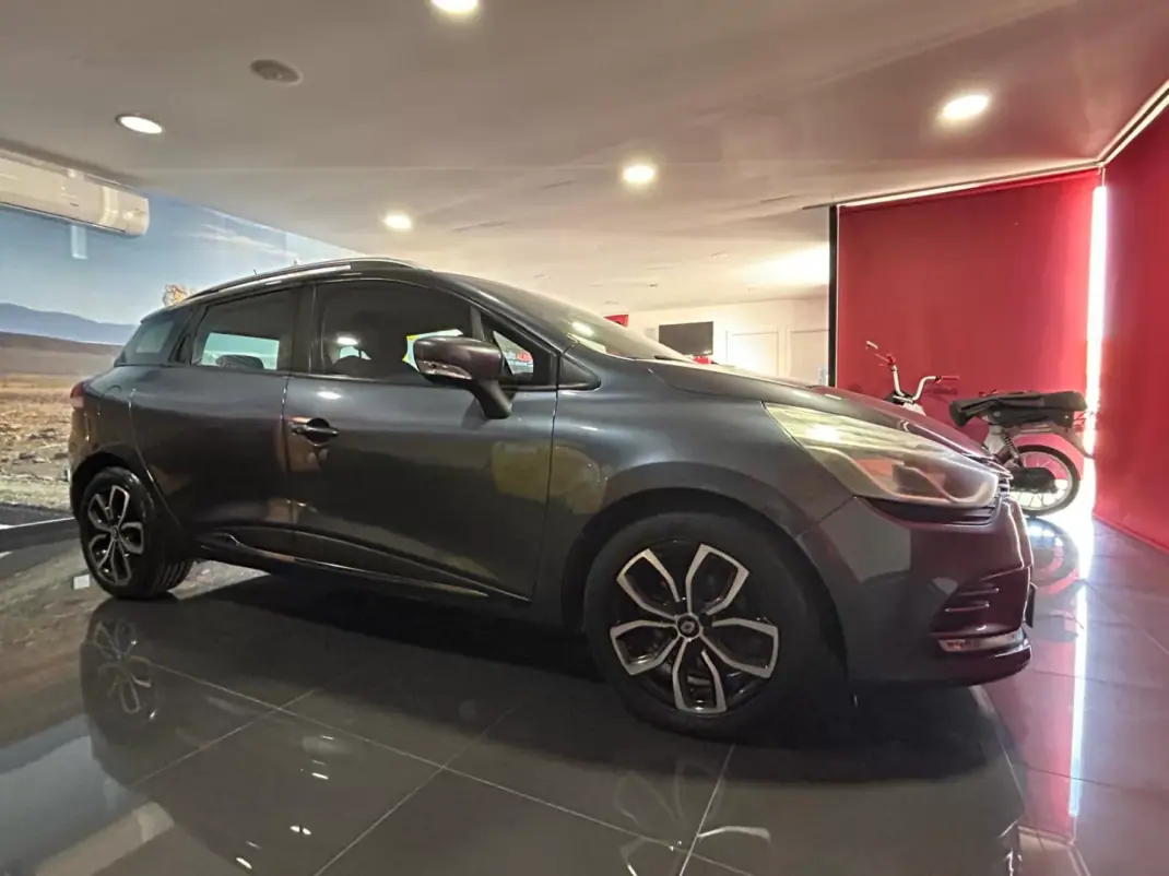 Renault Clio 2018 - 11950 EUR, 66571 km - 66571km - foto 7 de 20