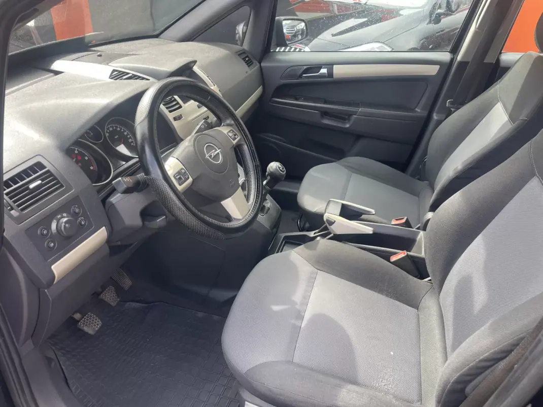 Opel Zafira 2009 - 3950 EUR, 309758 km - AUTO.MOTO.pt - 309758km - foto 8 de 13