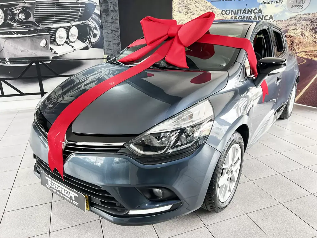 Renault Clio 2019 - 10800 EUR, 122674 km - AUTO.MOTO.pt - 122674km - foto 1 de 22