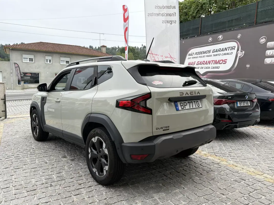 Dacia Duster 2025 - 22990 EUR, 28192 km - 28192km - foto 4 de 14