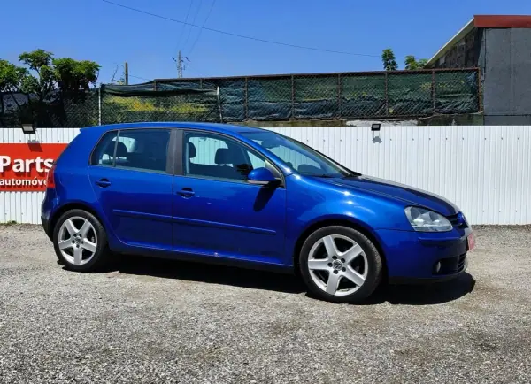 Volkswagen Golf 2006 - 5900 EUR, 308000 km - AUTO.MOTO.pt - 308000km - foto 9 de 24