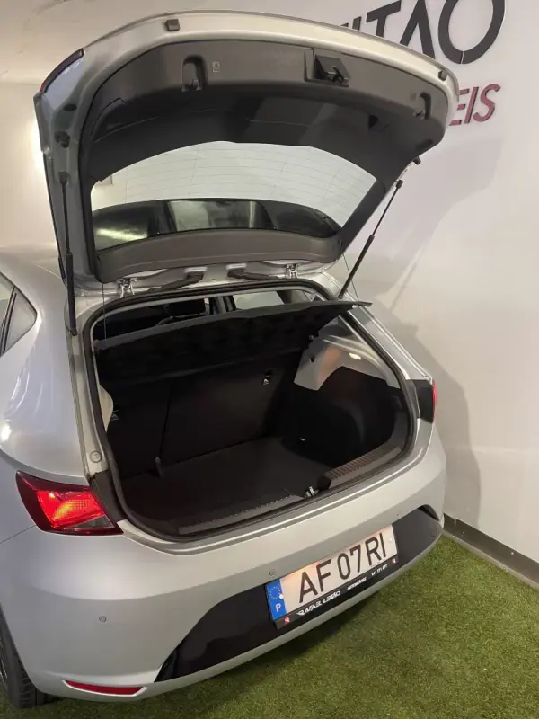 SEAT Leon 2013 - 8500 EUR, 258000 km - AUTO.MOTO.pt - 258000km - foto 7 de 27