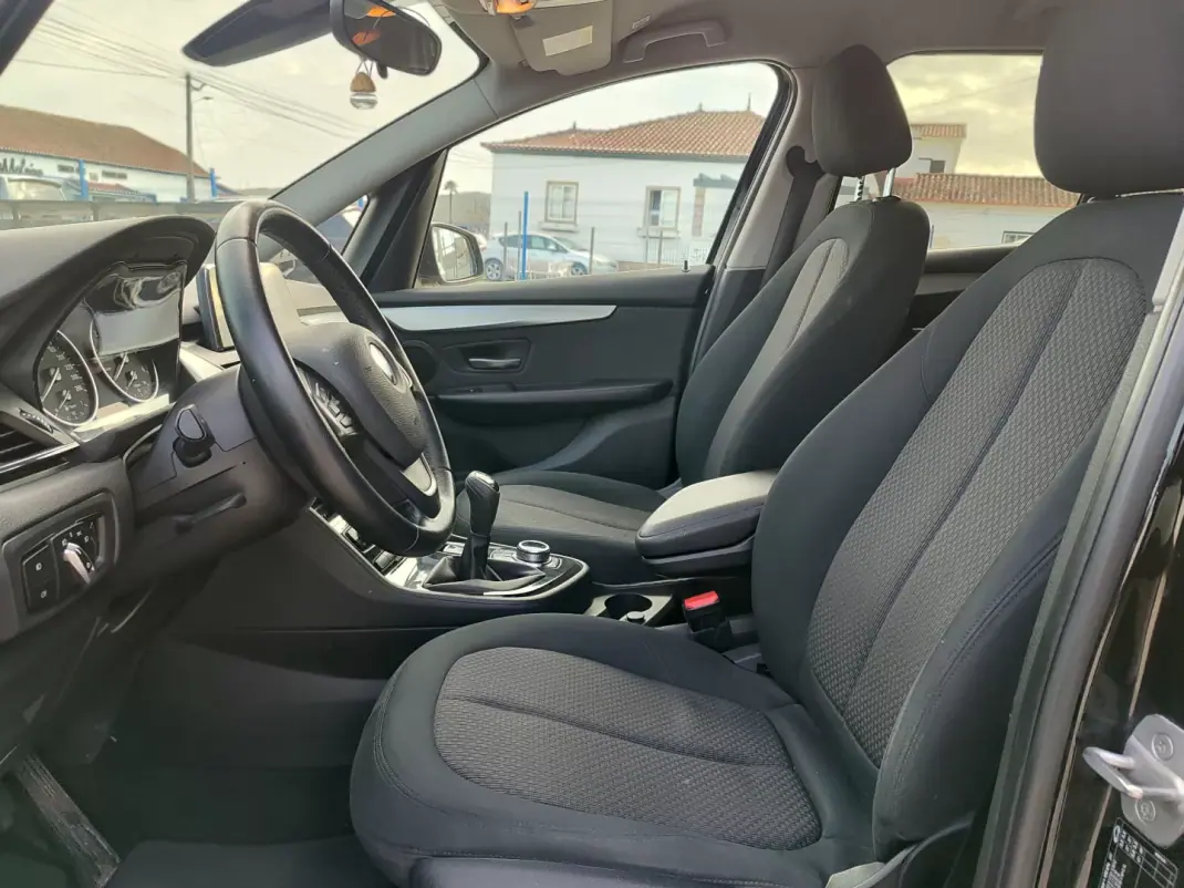BMW 216 Gran Tourer 2018 - 18900 EUR, 103000 km - AUTO.MOTO.pt - 103000km - foto 14 de 26