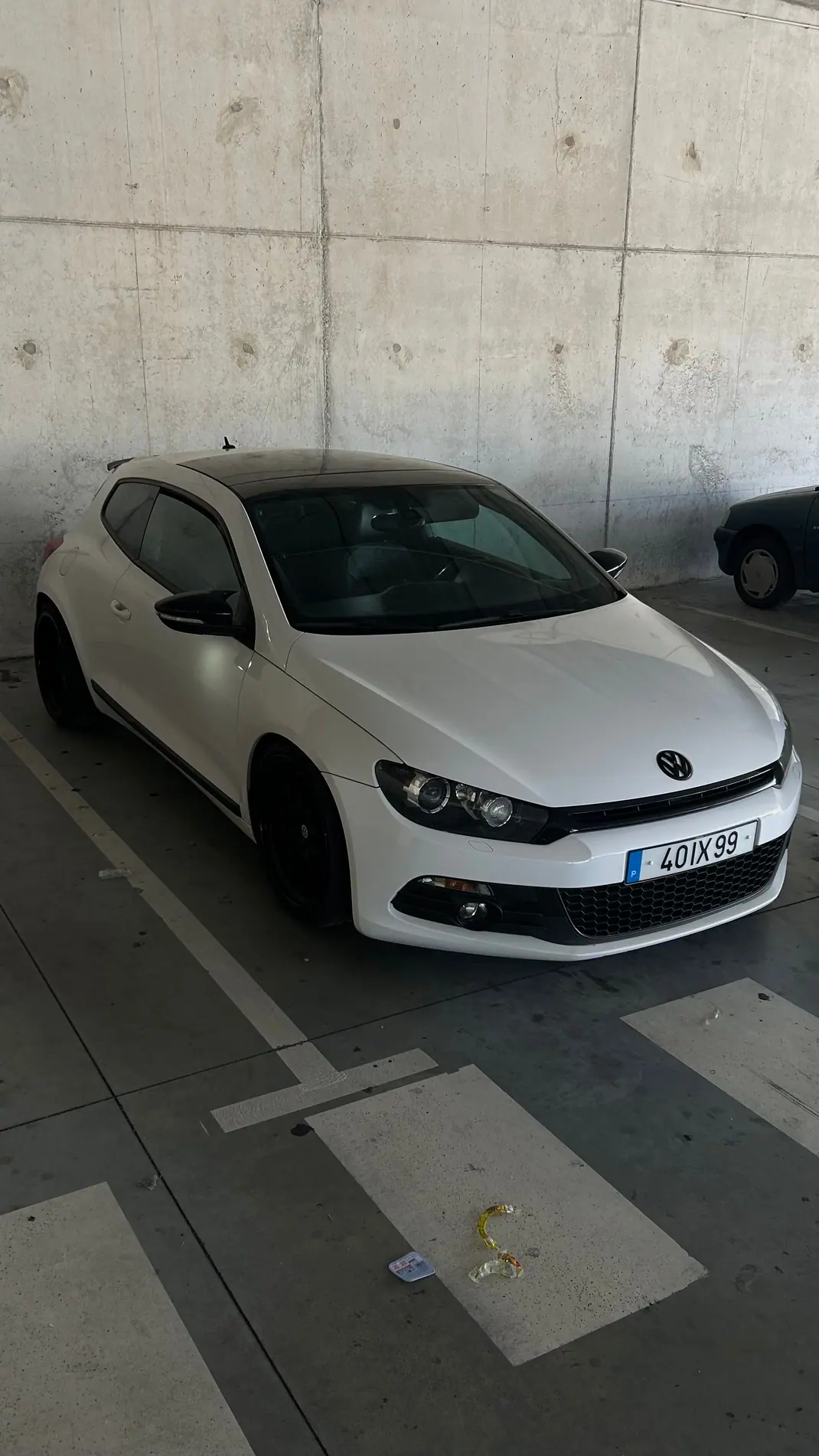 Volkswagen Scirocco 2010 - 14990 EUR, 201000 km - 201000km - foto 7 de 8