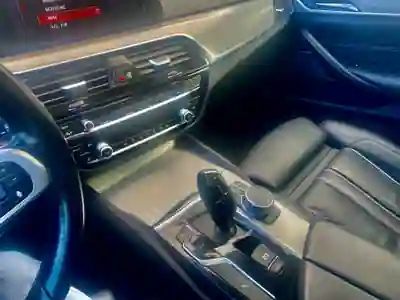 BMW 520 2019 - 26950 EUR, 268120 km - AUTO.MOTO.pt - 268120km - foto 7 de 18